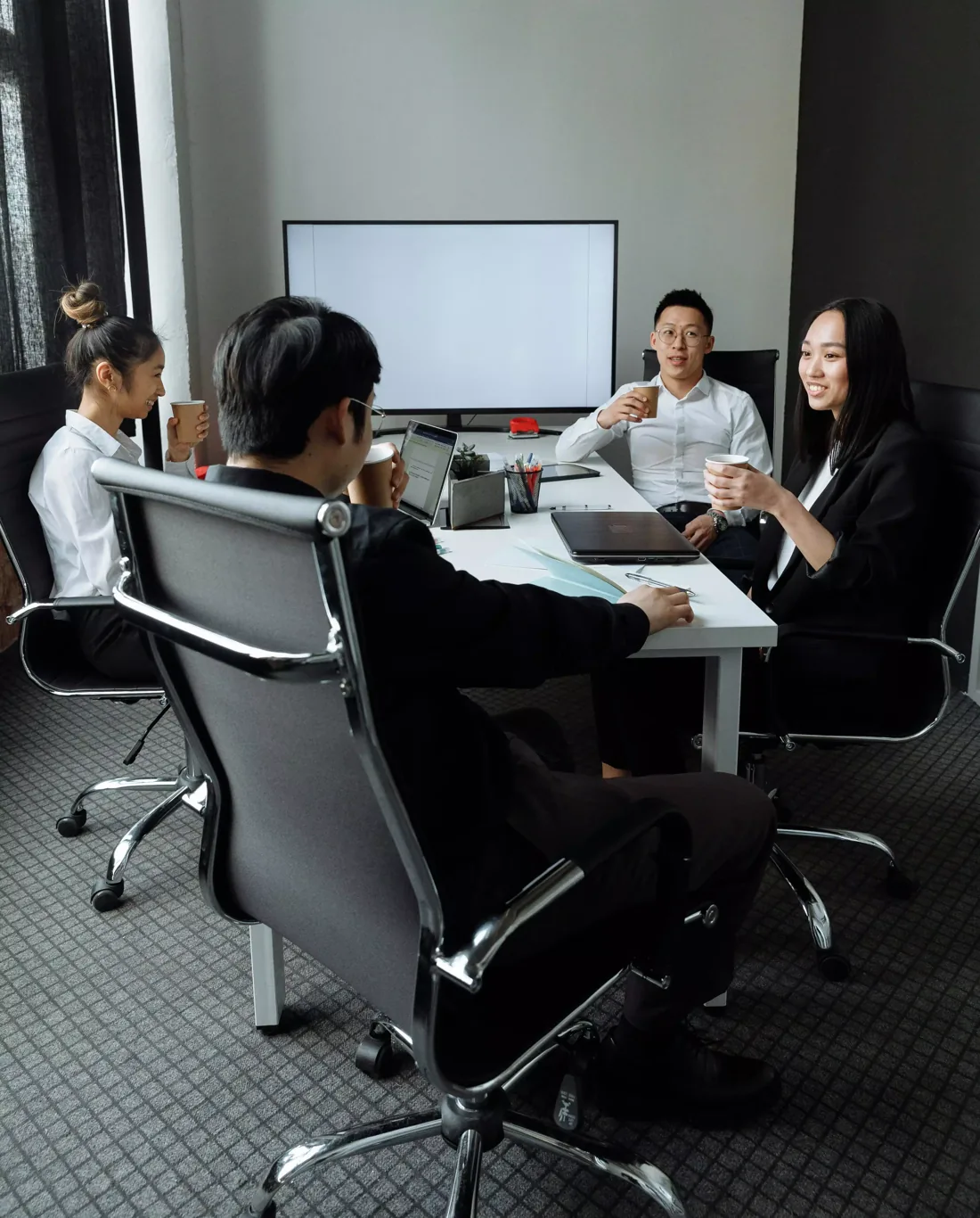 Equipo de asesoría contable y tributaria de ZVZ Consulting Group en Lima
